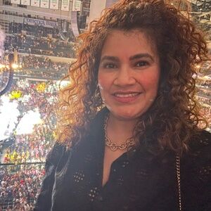 Meet your Posher, Gloria